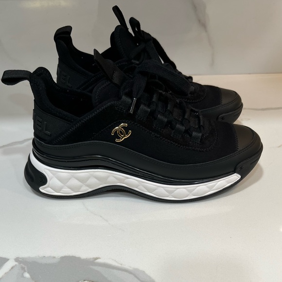 CHANEL
**SOLD** Velvet Calfskin Mixed Fibers CC Sneakers Black 36 - Picture 2 of 15